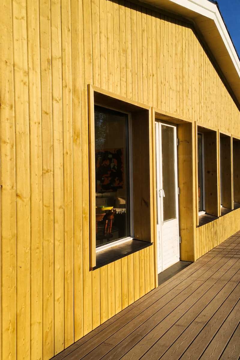 Montering af ny beklædningsbræder på sommerhus i 4500 Nykøbing Sjælland 